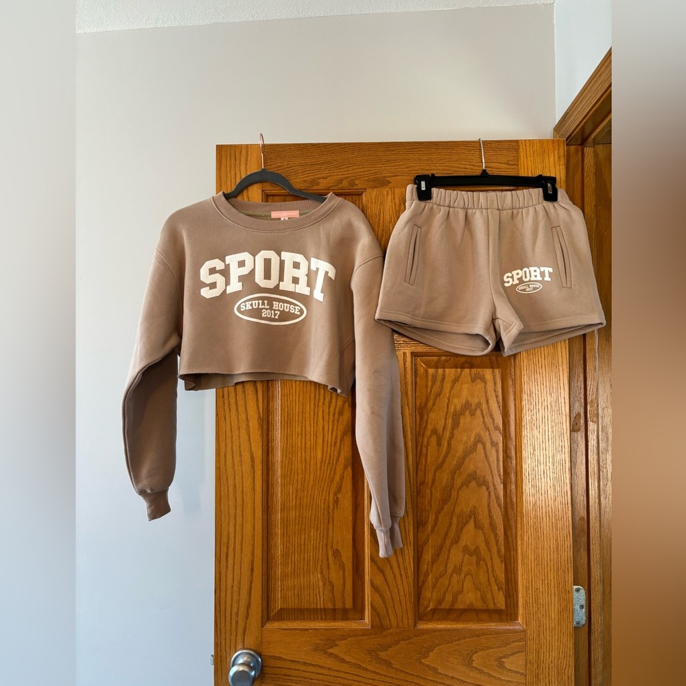 Skullhouse Sweatshirt and Shorts Set